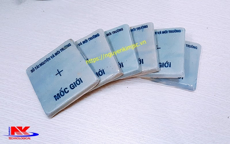 mốc sữ vuông trắc địa giá rẻ